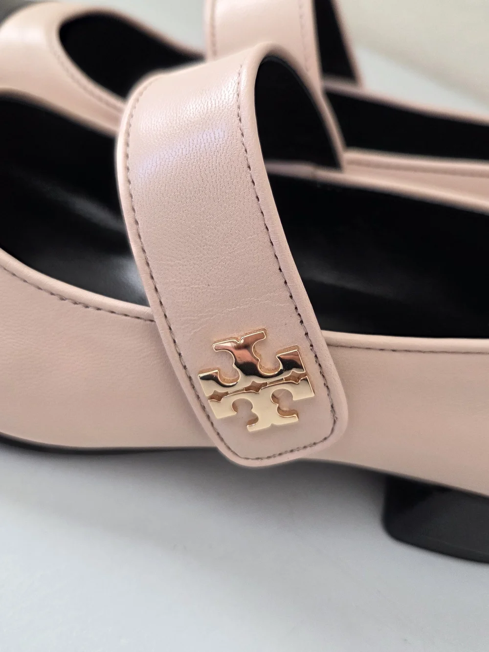 Tory Burch Cap-Toe Mary Jane Flats Shoes Size 6.5